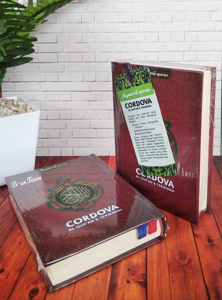 Cordova Al-Qur'an & Terjemah ( Ukuran 9,7 Cm x 14 Cm )