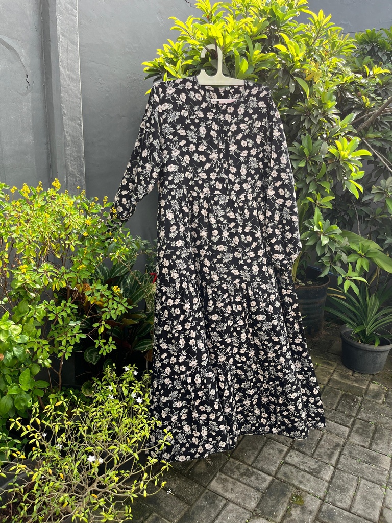 Gamis Rayon Motif Bunga (Hitam)