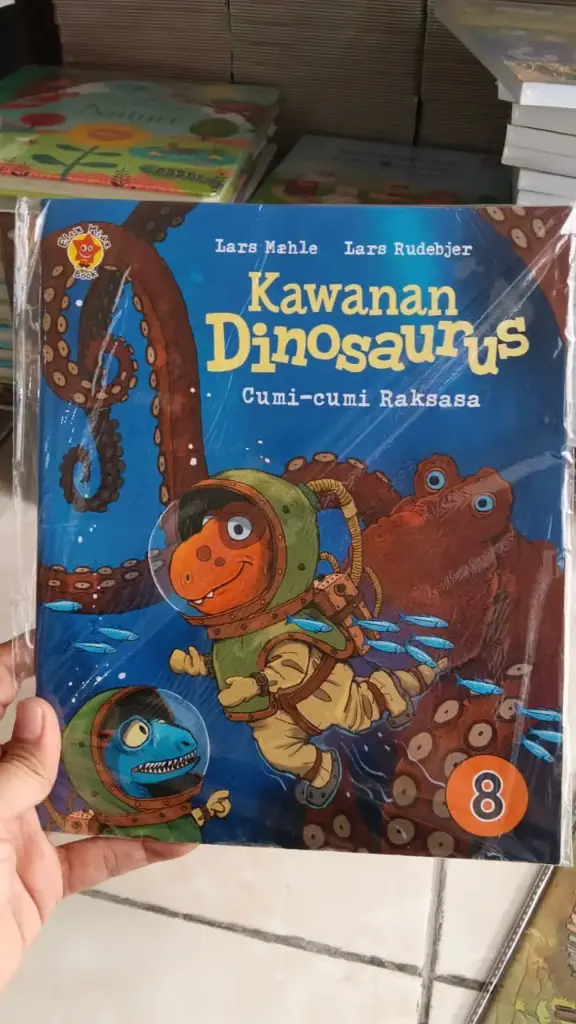 KAWANAN DINOSAURUS : Cumi-Cumi Raksasa